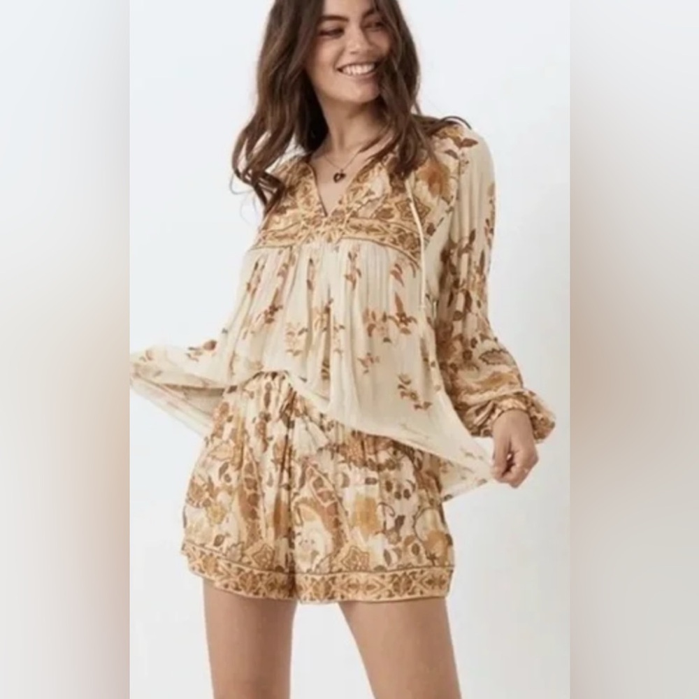 Spell Hendrix Floral Print Blouse and Shorts Set as M